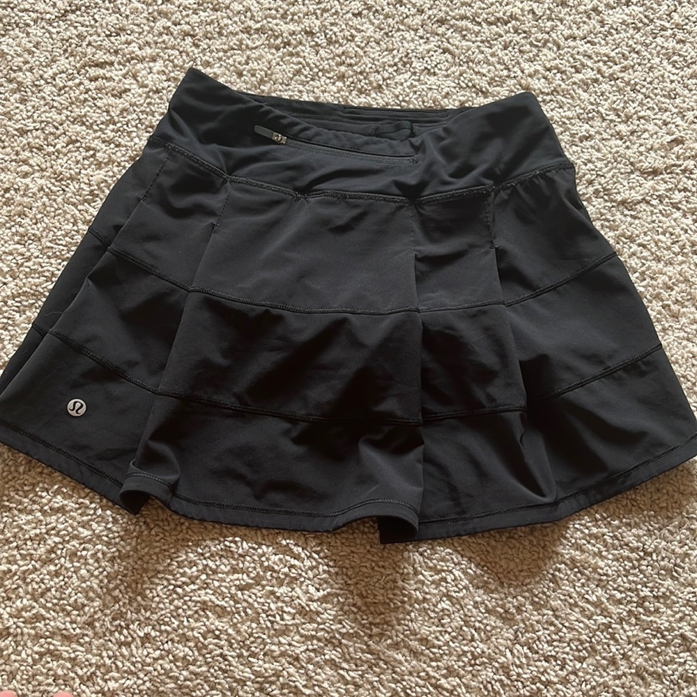 Gently worn lululemon run pace skort